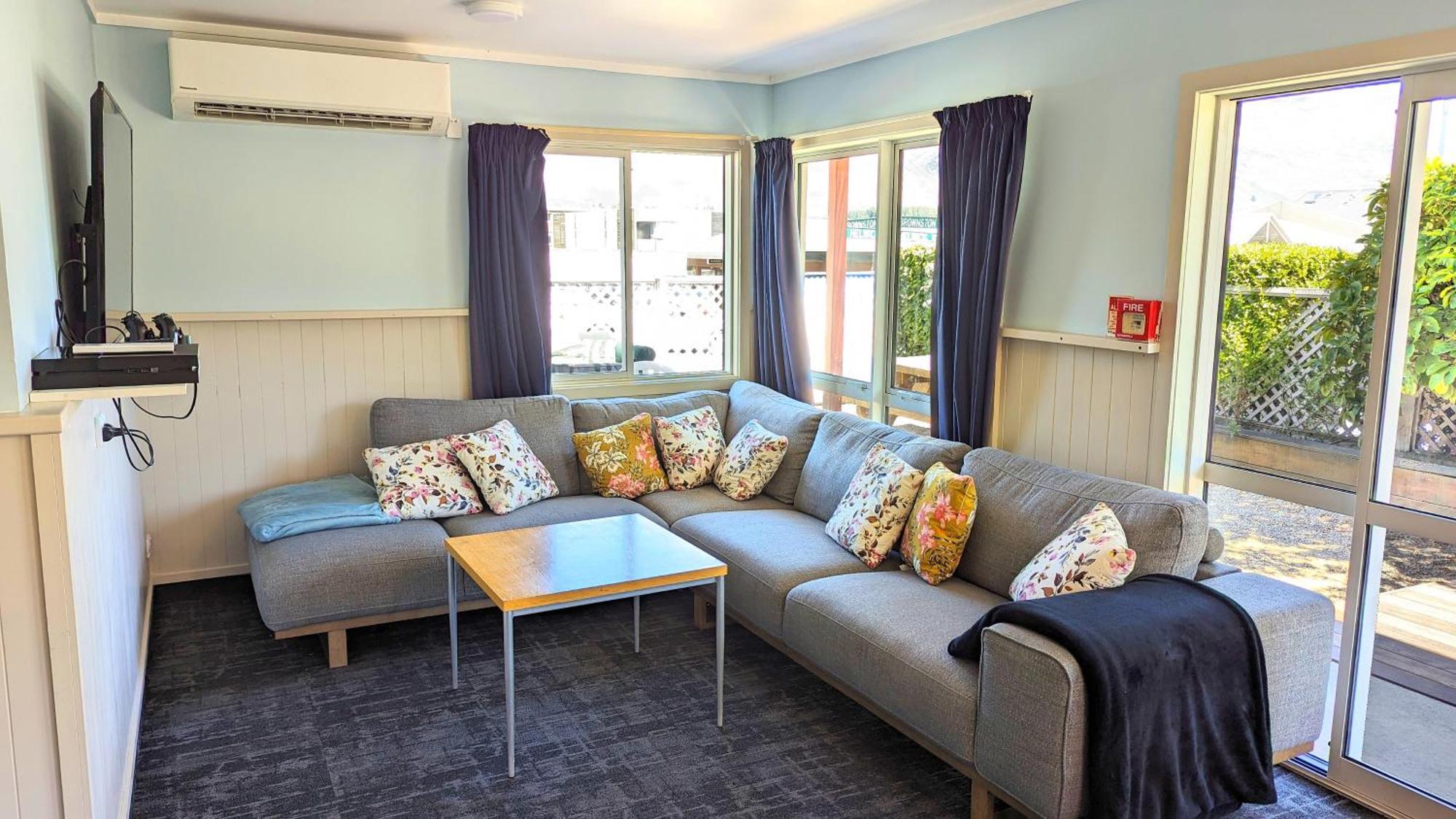 Adventure Wanaka Hostel Экстерьер фото
